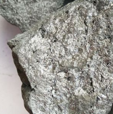 Silikon Karbon Tinggi 65% Terak Logam Silikon 10-50mm