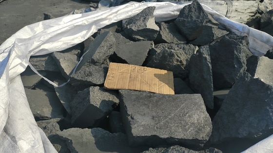 Casting Disesuaikan 80-200mm Petroleum Coke Fuel Coke Block Carbon Block FC 98%
